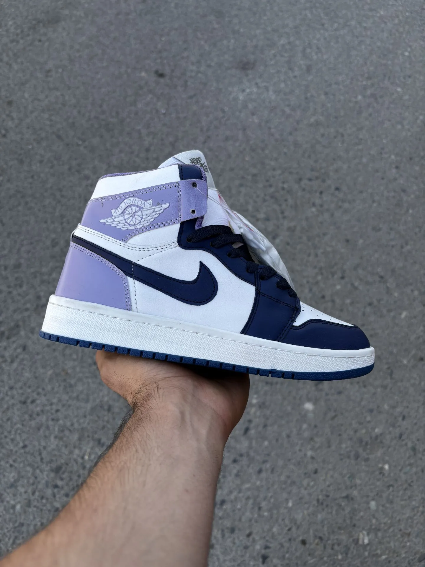 Nike-Jordan-One-Low-Top-Sneakers-White-Navy-Purple-heroshoop.webp کتونی نایک جردن وان ساقدار / سفید سرمه ای بنفش 27116 - Image 1