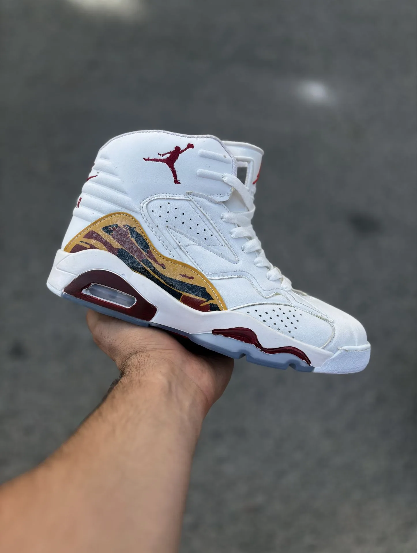 Nike-Jordan-Six-sneakers-white-red-yellow-heroshoop.webp کتونی نایک جردن سیکس / رنگ سفید قرمز زرد 27109 - Image 1