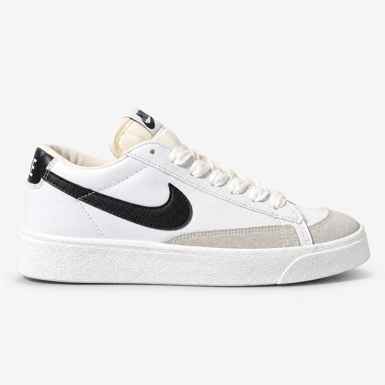 Nike Blazer Low-Top Sneakers White & Black www.heroshoop.com view 1 Nike-Blazer-Low-Top-Sneakers-White-Black-www.heroshoop.com-view-1.webp