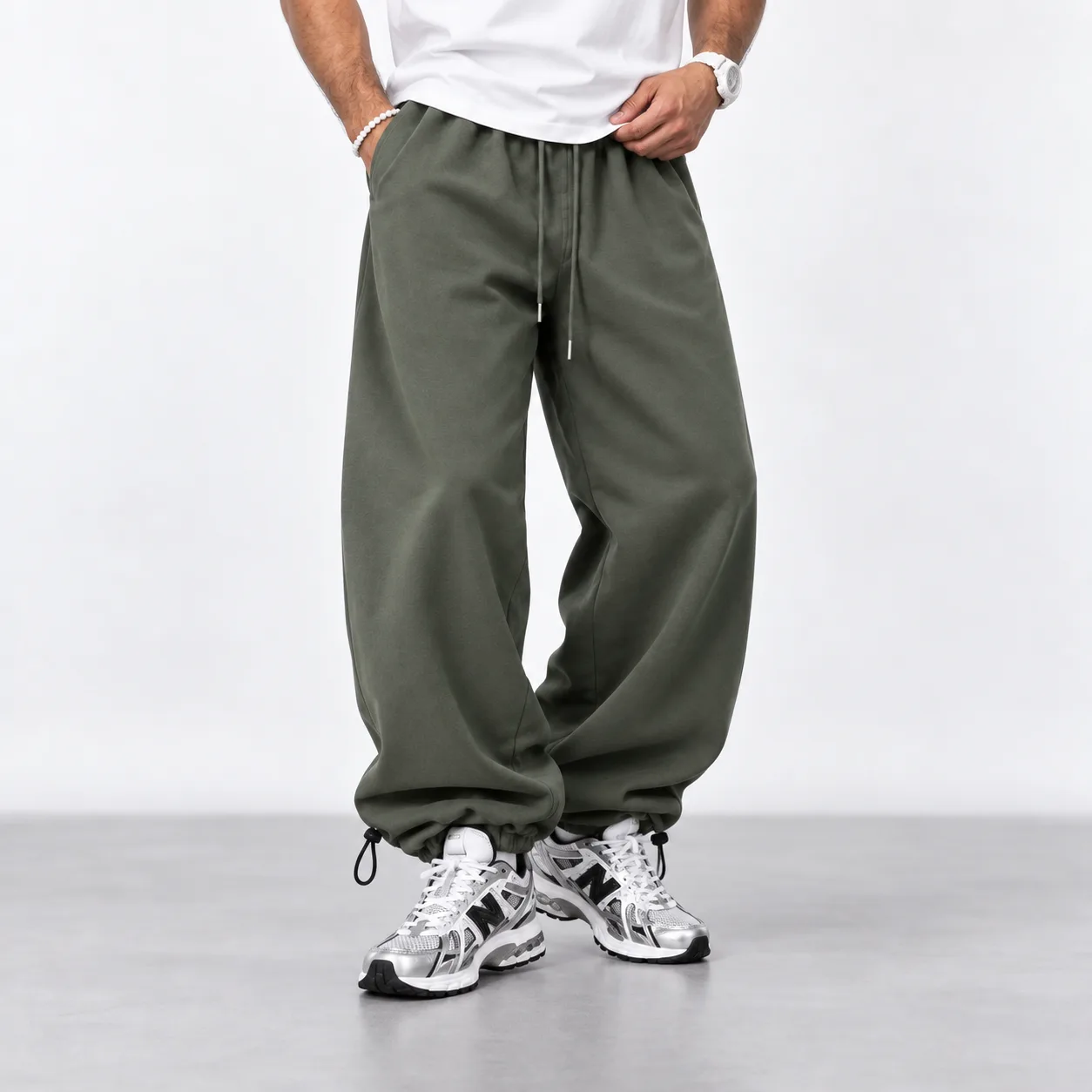 Green-sporty-joggers-Baggy-fit-Premium-3-thread-cotton-French-terry-Dual-mode-adjustable-cuffs-with-stoppers-Heavyweight-fabric_view1-300x300 شلوار اسلش جاگر اسپرت سبز / بگ / دورس پنبه 3 نخ درجه یک / دمپا استوپر 2حالته / گرم بالا - تصویر 1